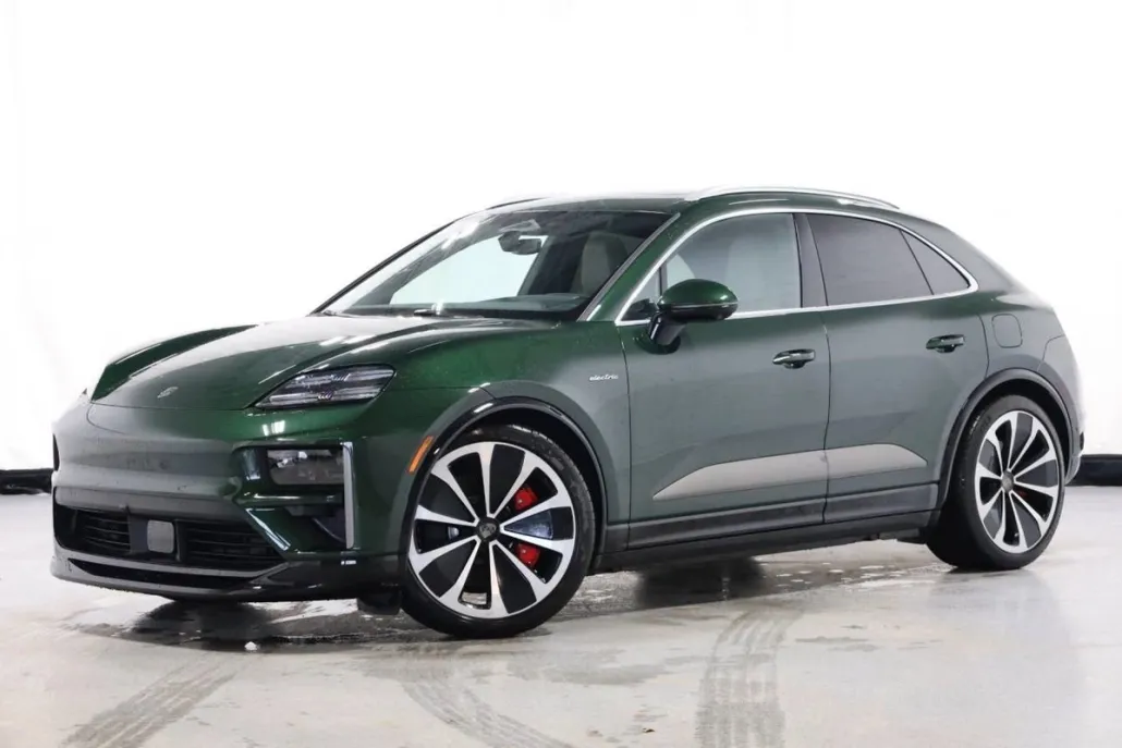 2024 Porsche Macan Turbo Electric photo 1