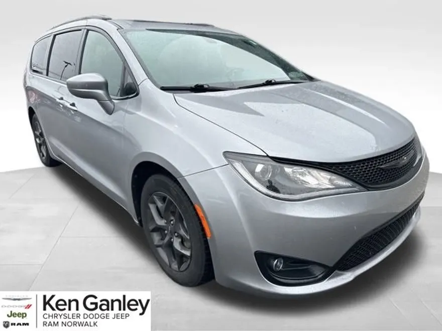 2018 Chrysler Pacifica Touring Plus photo 1
