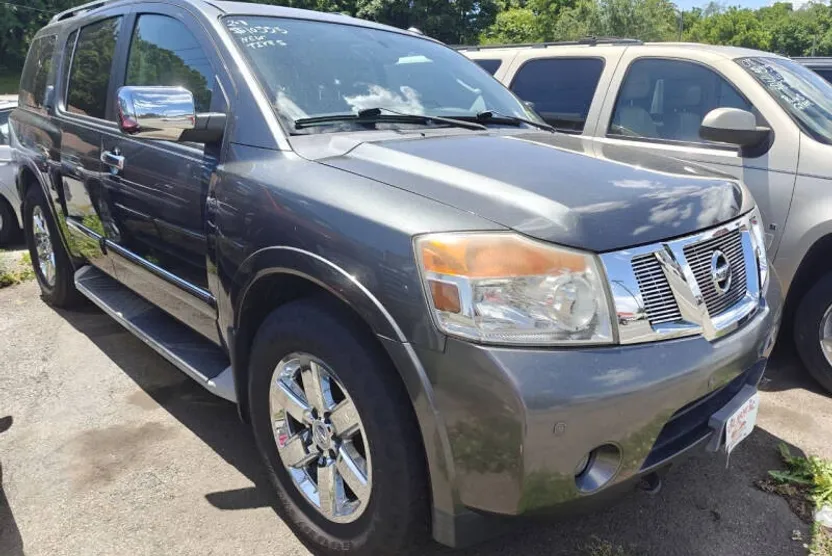 2011 Nissan Armada Platinum photo 1