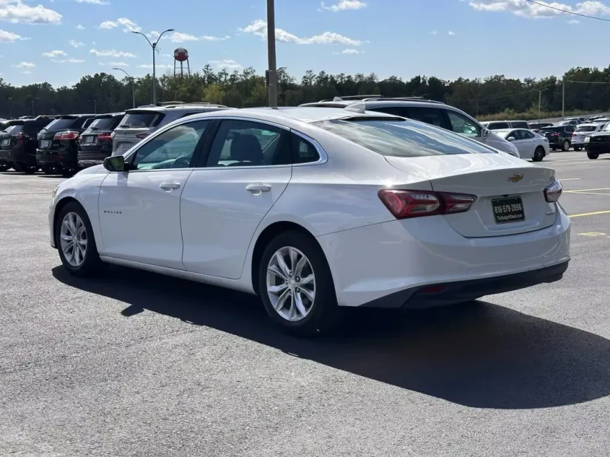 2021 Chevrolet Malibu 1LT photo 1