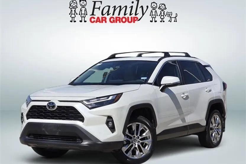 2022 Toyota RAV4 XLE Premium photo 1