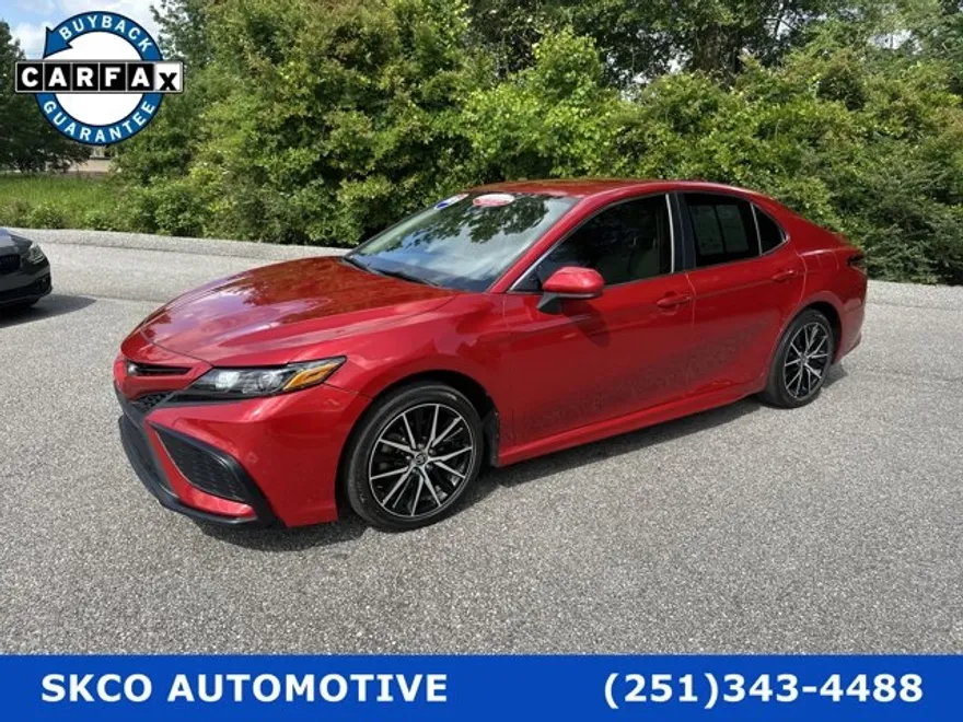 2021 Toyota Camry SE photo 1