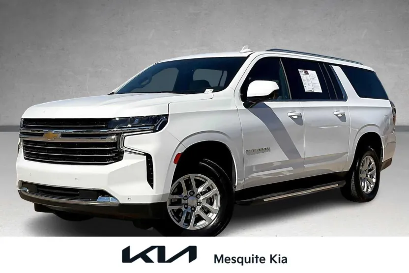2023 Chevrolet Suburban LT photo 1