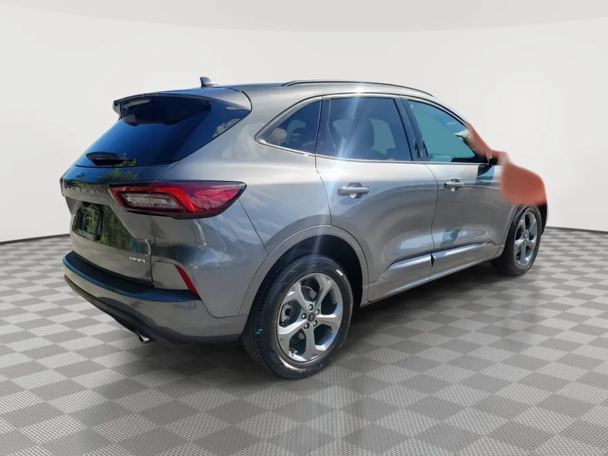 2023 Ford Escape ST-Line photo 1