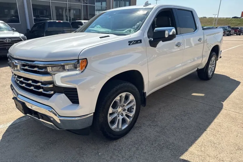 2022 Chevrolet Silverado 1500 LTZ photo 1