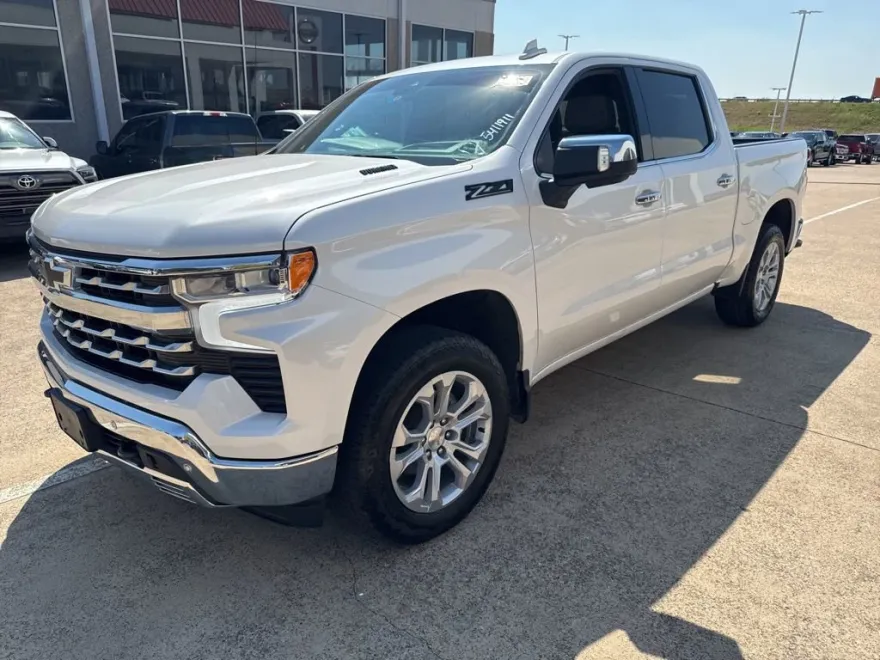 2022 Chevrolet Silverado 1500 LTZ photo 1