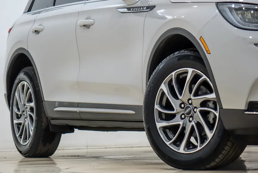 2022 Lincoln Corsair Standard photo 1
