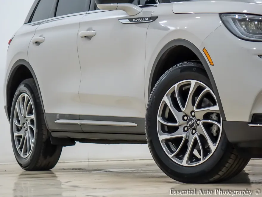 2022 Lincoln Corsair Standard photo 1