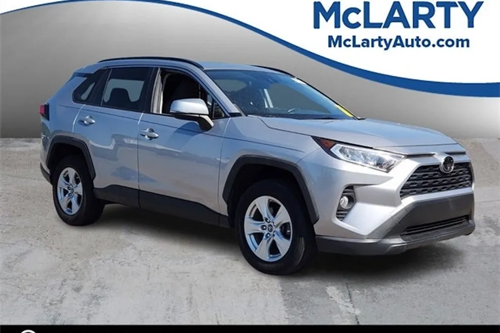 2019 Toyota RAV4 XLE photo 1