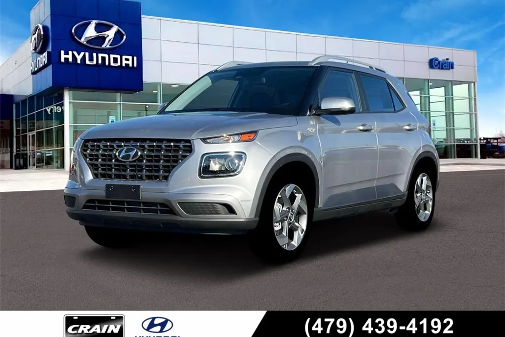 2025 Hyundai Venue SEL photo 1