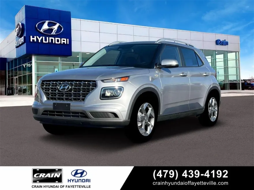 2025 Hyundai Venue SEL photo 1