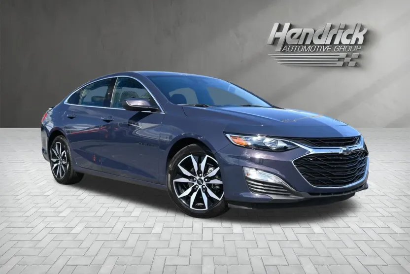 2025 Chevrolet Malibu RS photo 1
