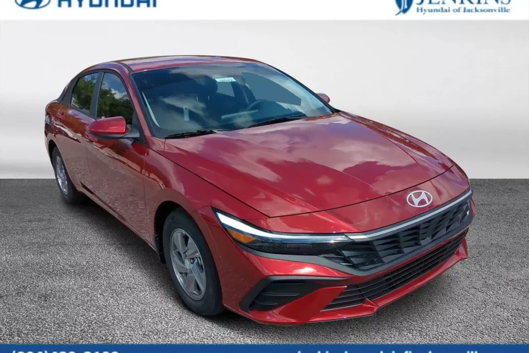 2025 Hyundai Elantra SE photo 1