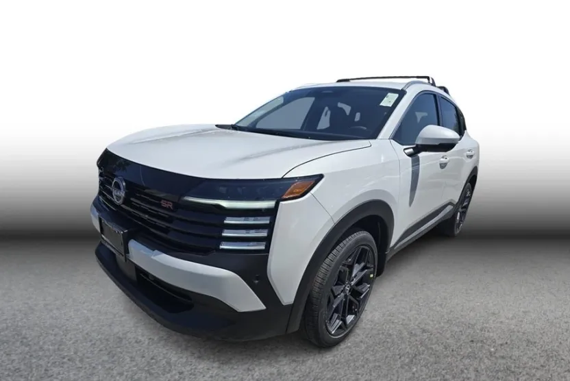 2025 Nissan Kicks SR photo 1