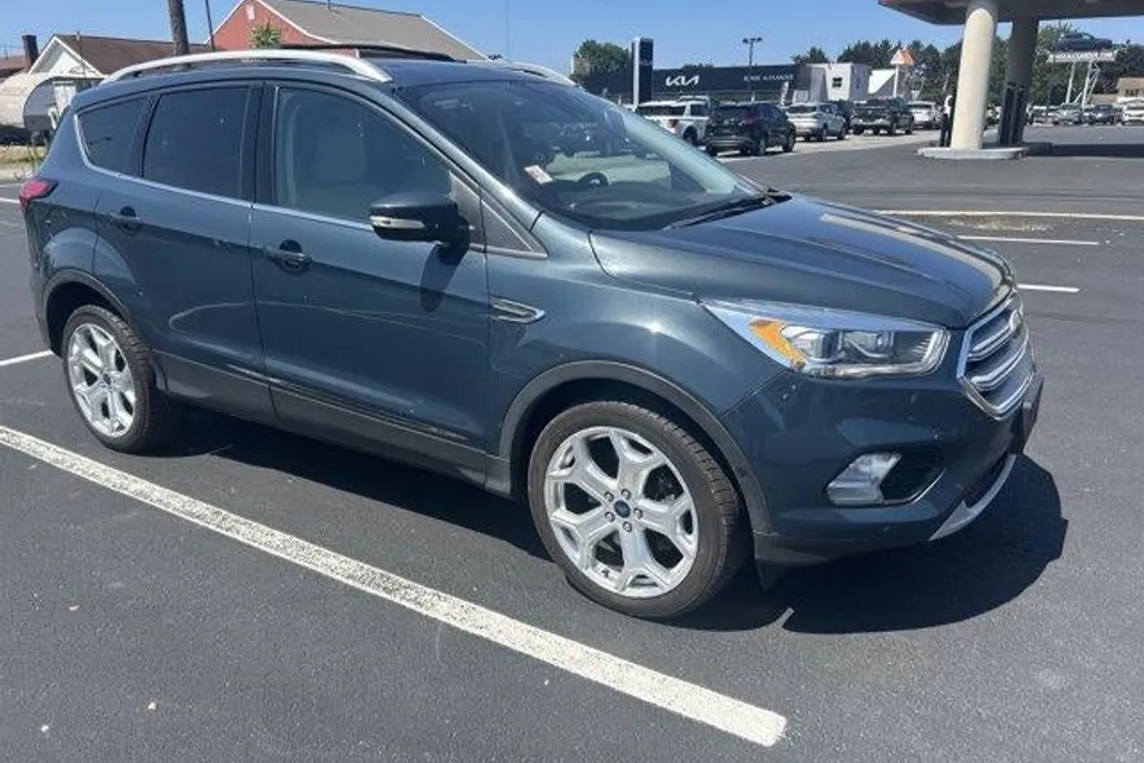 2019 Ford Escape Titanium photo 1