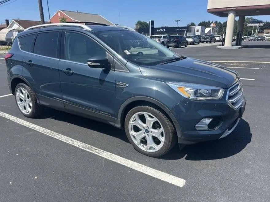 2019 Ford Escape Titanium photo 1