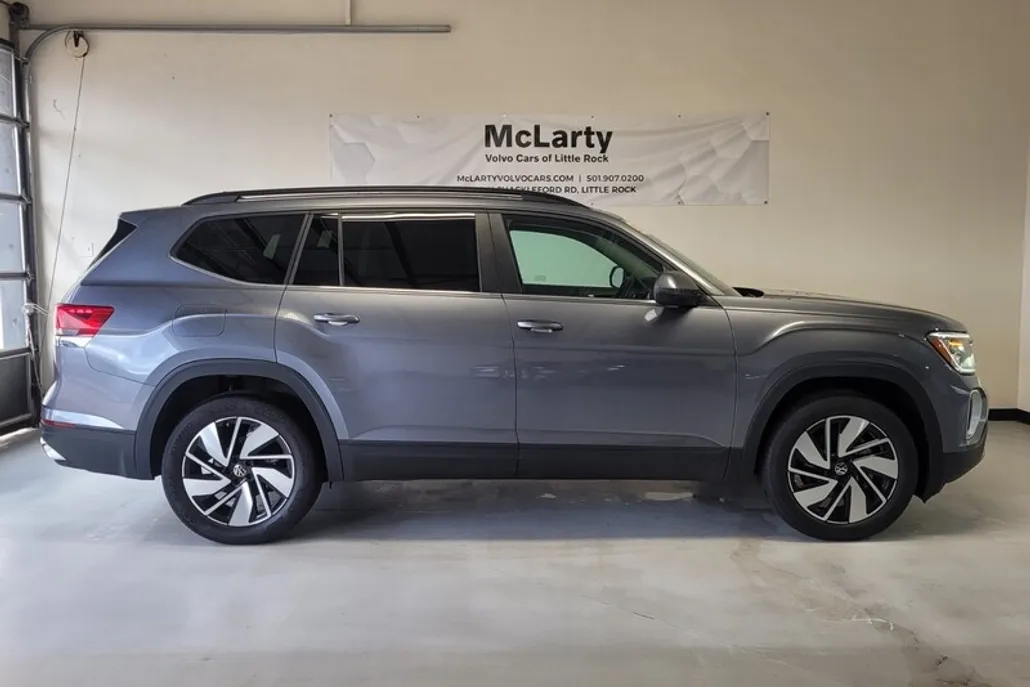 2024 Volkswagen Atlas SE Technology photo 1