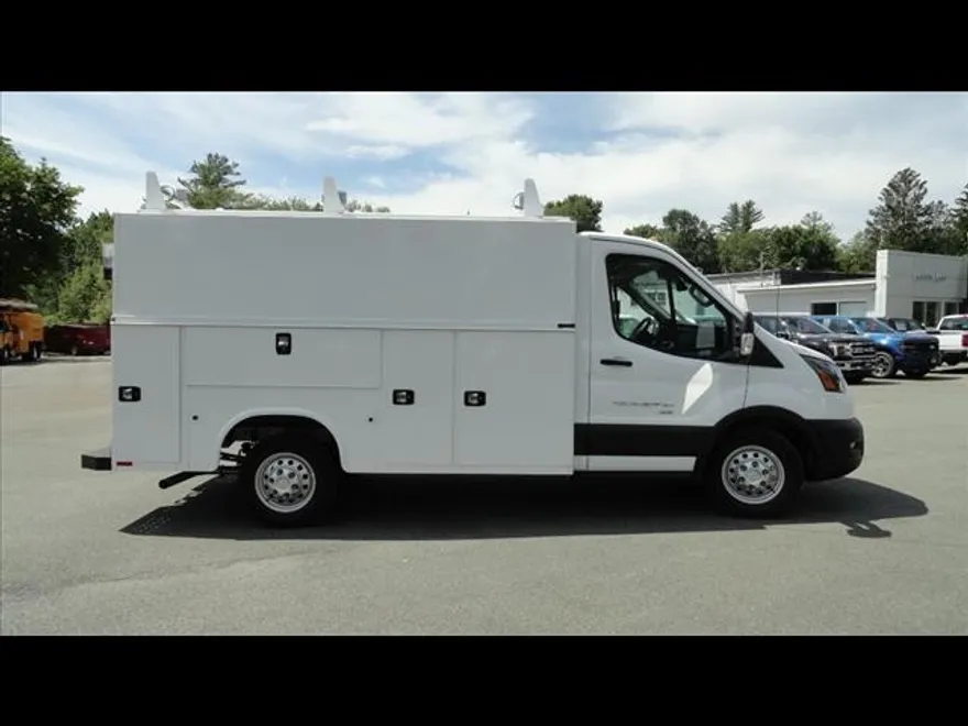 2025 Ford Transit Chassis Cutaway photo 1