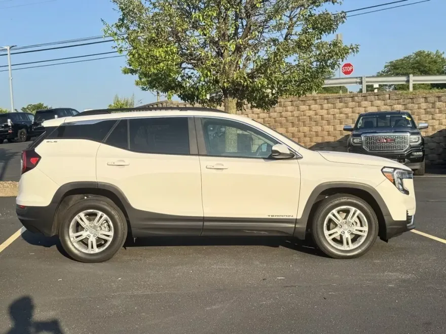 2022 Gmc Terrain SLE photo 1