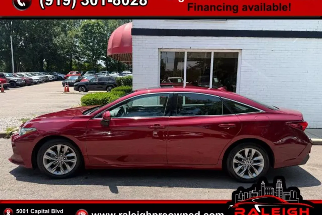 2019 Toyota Avalon XLE photo 1