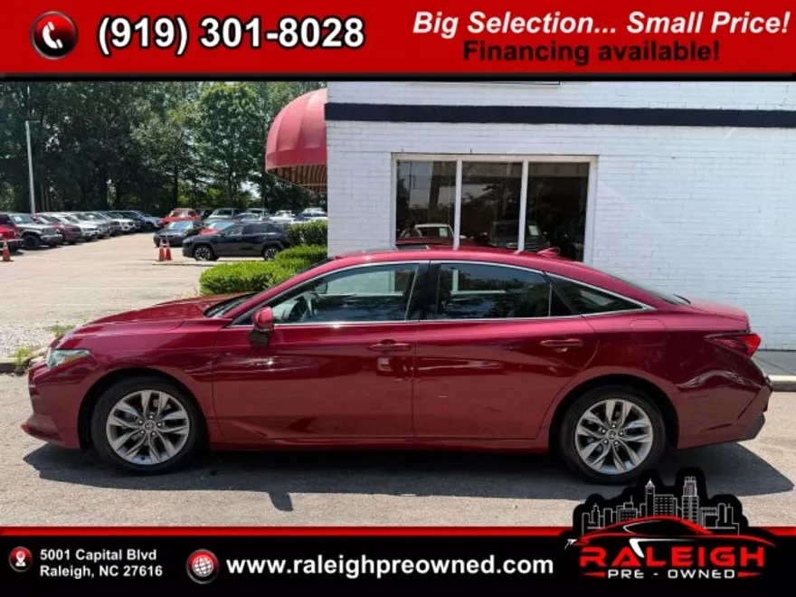 2019 Toyota Avalon XLE photo 1
