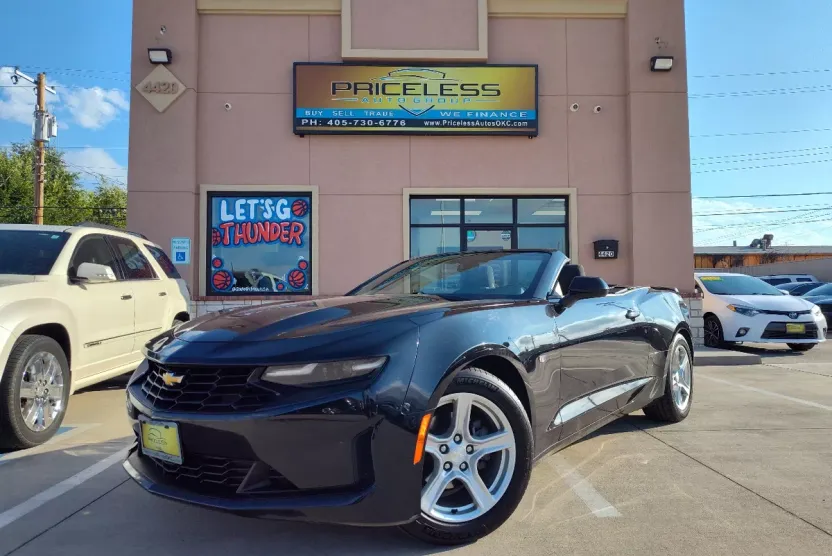 2019 Chevrolet Camaro 1LT photo 1