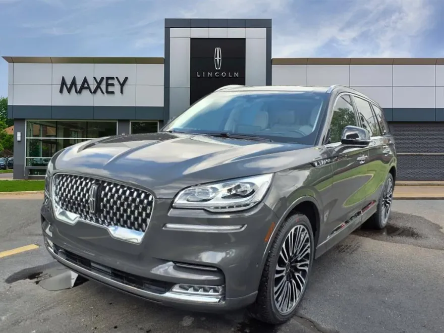 2023 Lincoln Aviator Black Label photo 1