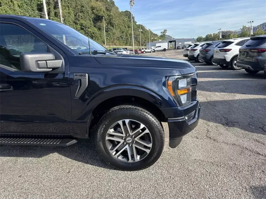 2023 Ford F-150 XL photo 1