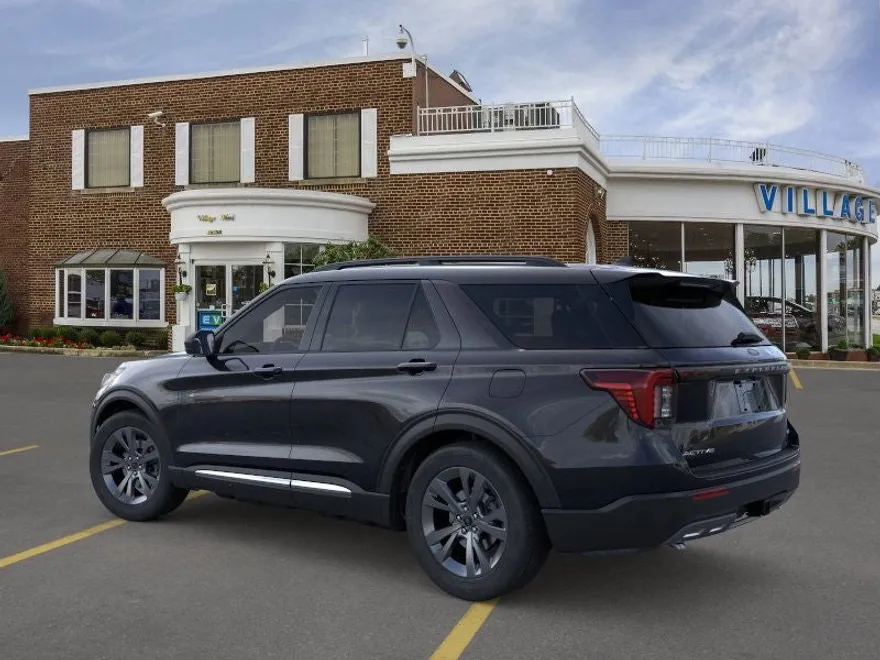 2025 Ford Explorer photo 1