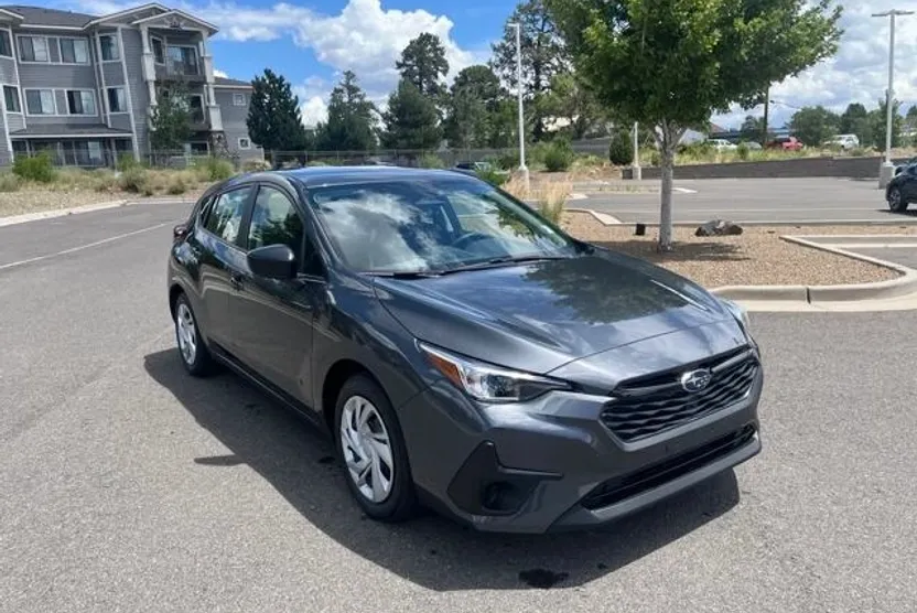 2025 Subaru Impreza Base photo 1