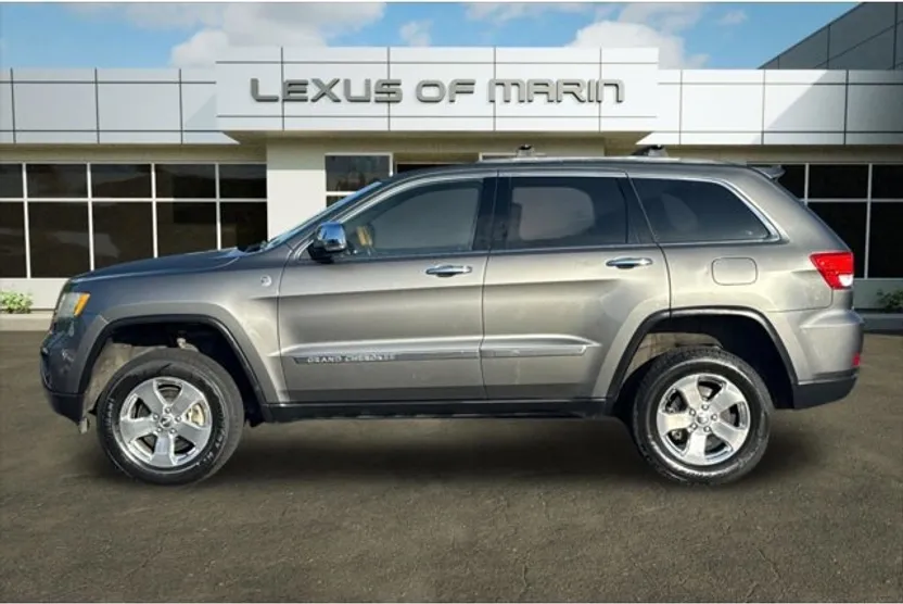 2013 Jeep Grand Cherokee Overland photo 1