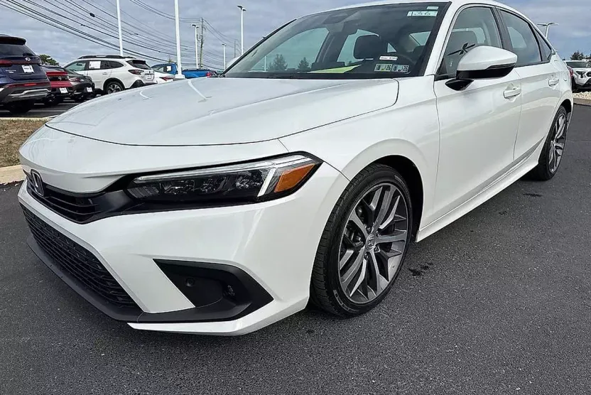 2023 Honda Civic Touring photo 1
