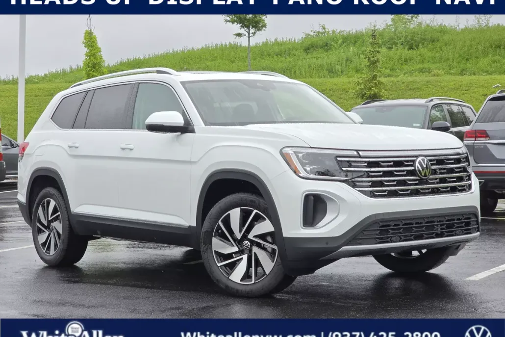 2025 Volkswagen Atlas SEL photo 1
