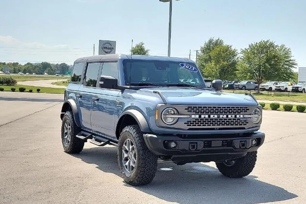 2023 Ford Bronco Badlands photo 1