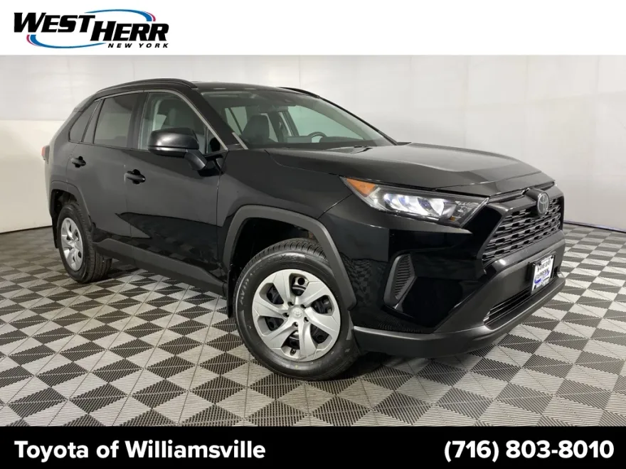 2019 Toyota RAV4 LE photo 1