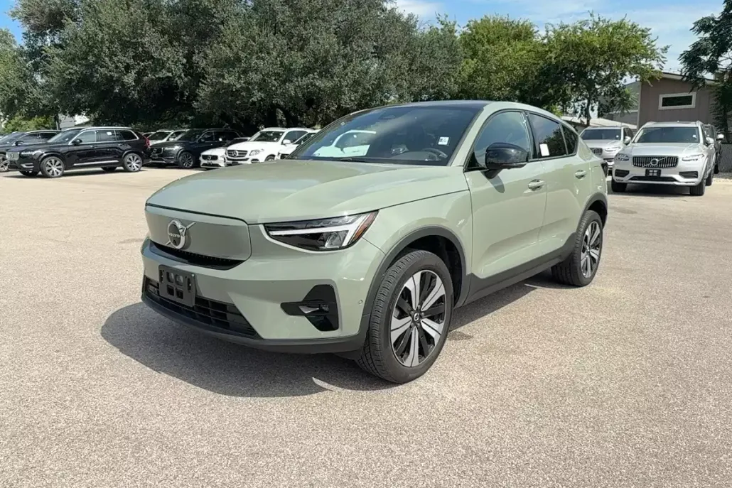 2023 Volvo C40 Recharge Plus photo 1
