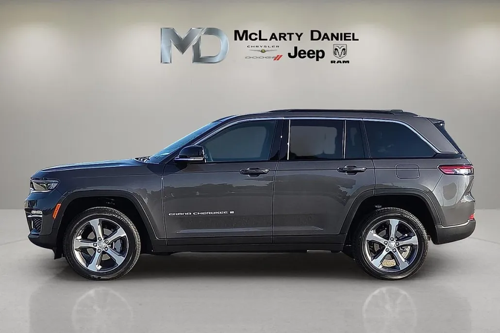 2025 Jeep Grand Cherokee Limited photo 1