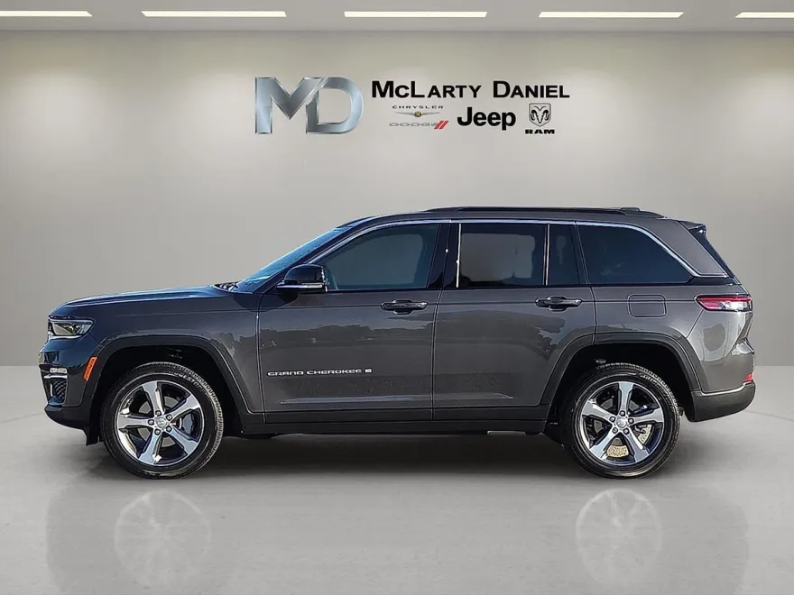 2025 Jeep Grand Cherokee Limited photo 1