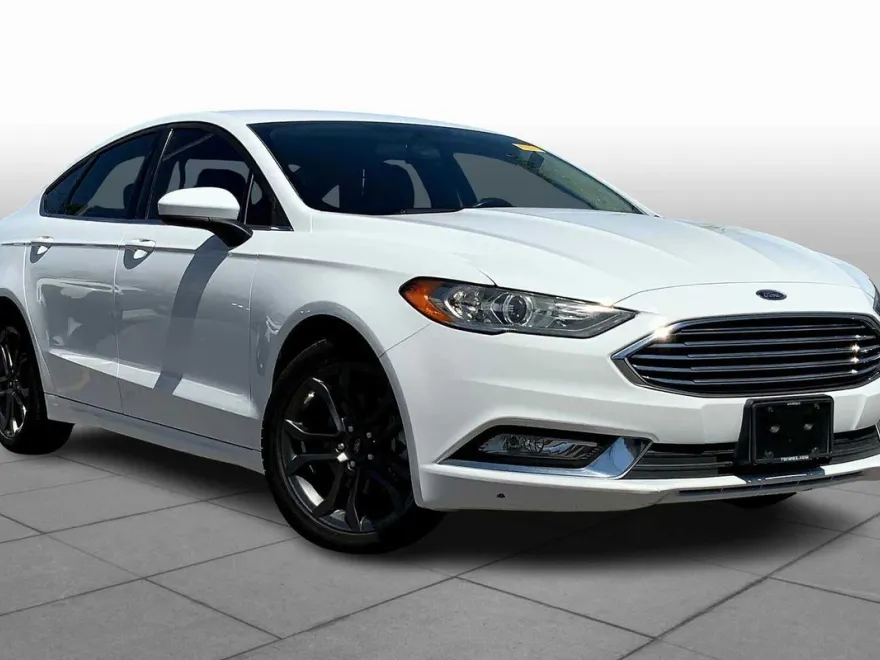 2018 Ford Fusion SE photo 1