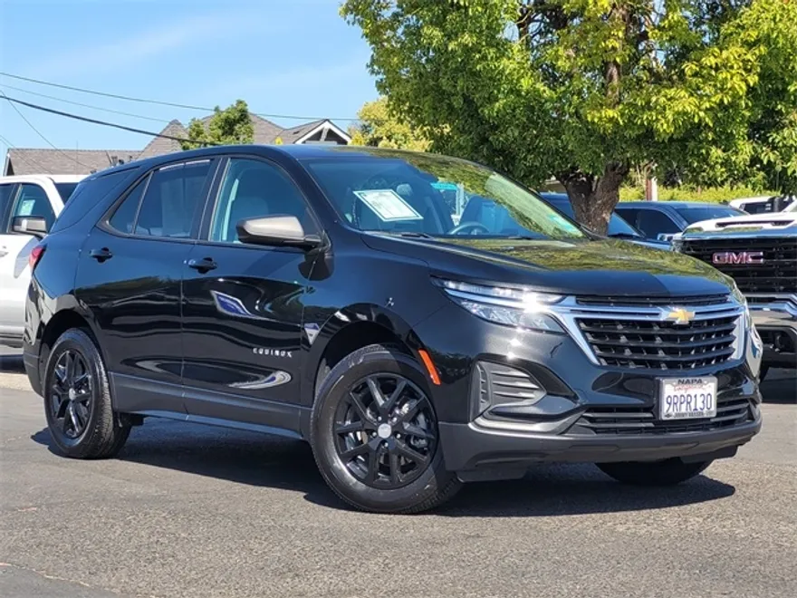 2024 Chevrolet Equinox LS photo 1