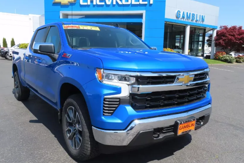 2025 Chevrolet Silverado 1500 LT photo 1
