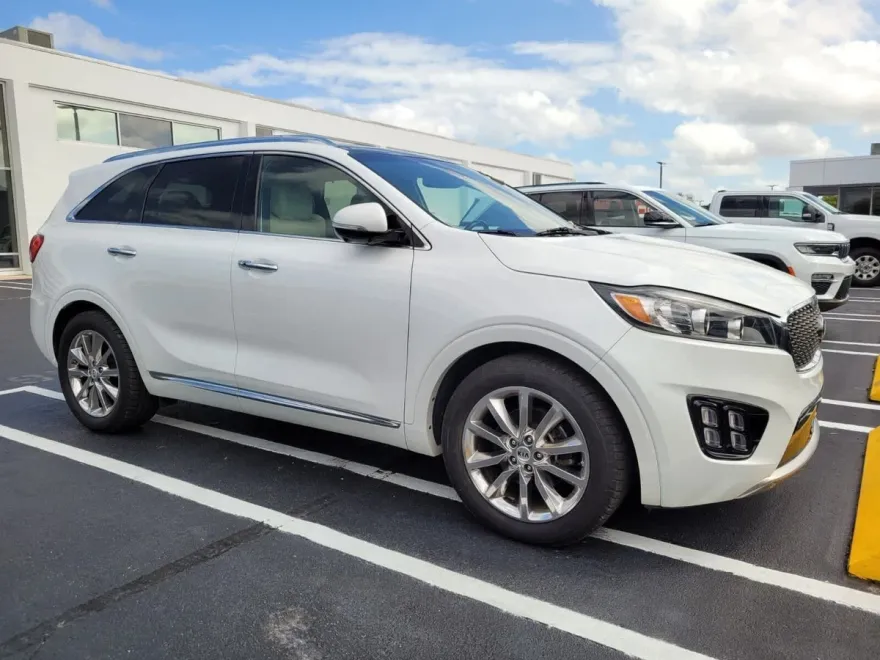 2017 Kia Sorento V6 photo 1