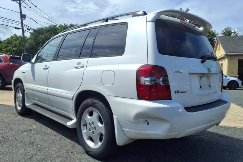 2005 Toyota Highlander photo 1