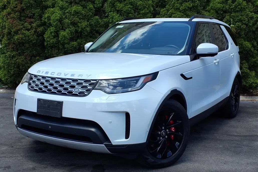 2023 Land Rover Discovery S photo 1