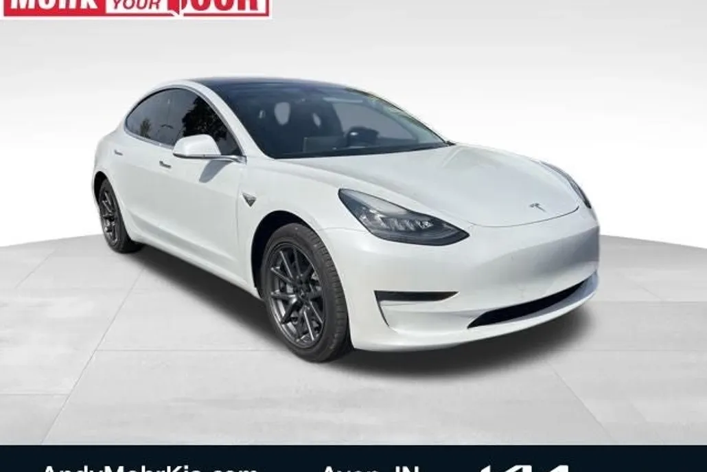 2019 Tesla Model 3 Standard Range photo 1