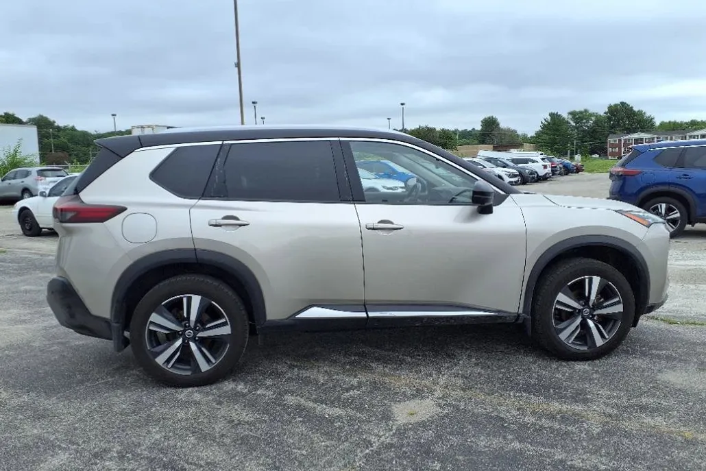 2021 Nissan Rogue SL photo 1