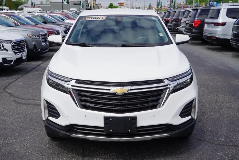 2023 Chevrolet Equinox LT photo 1