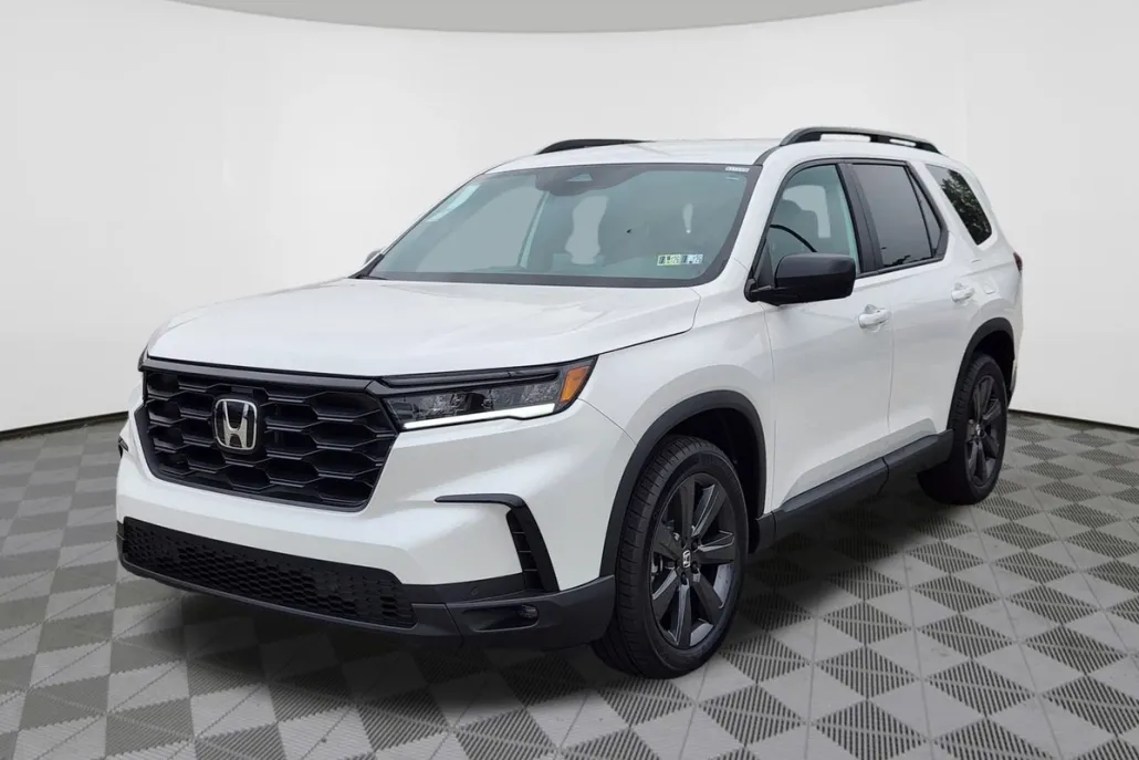 2025 Honda Pilot Sport photo 1