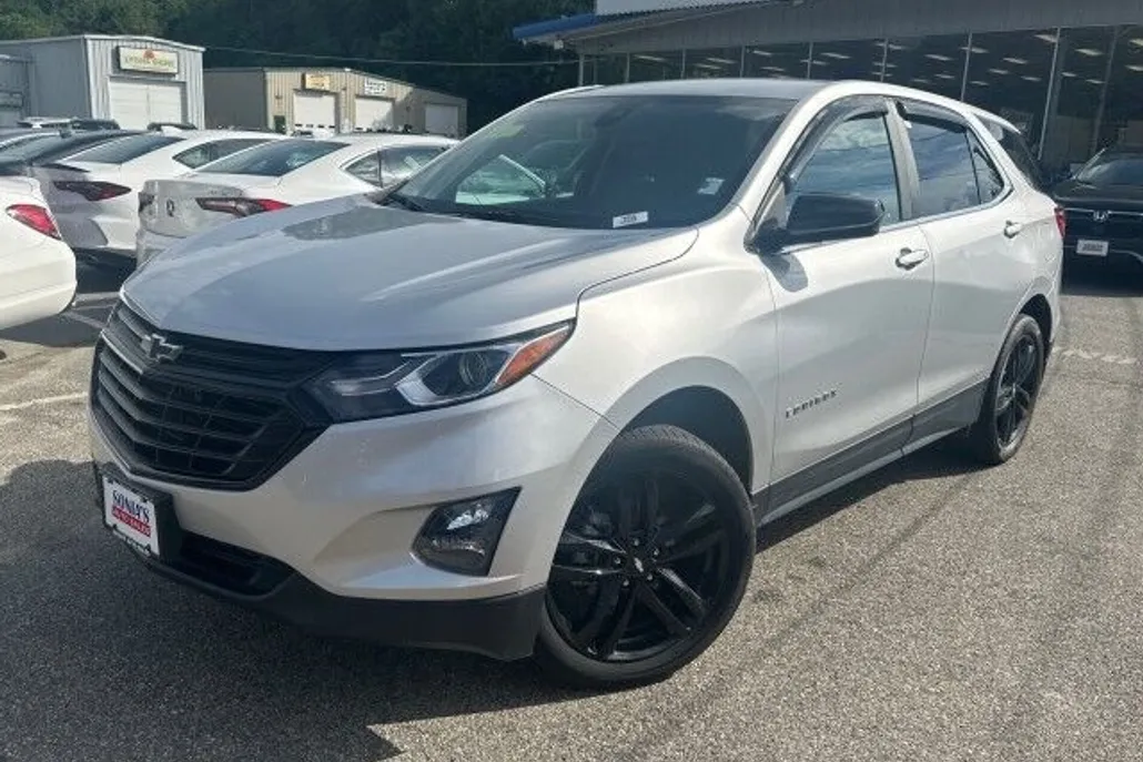 2021 Chevrolet Equinox LT photo 1