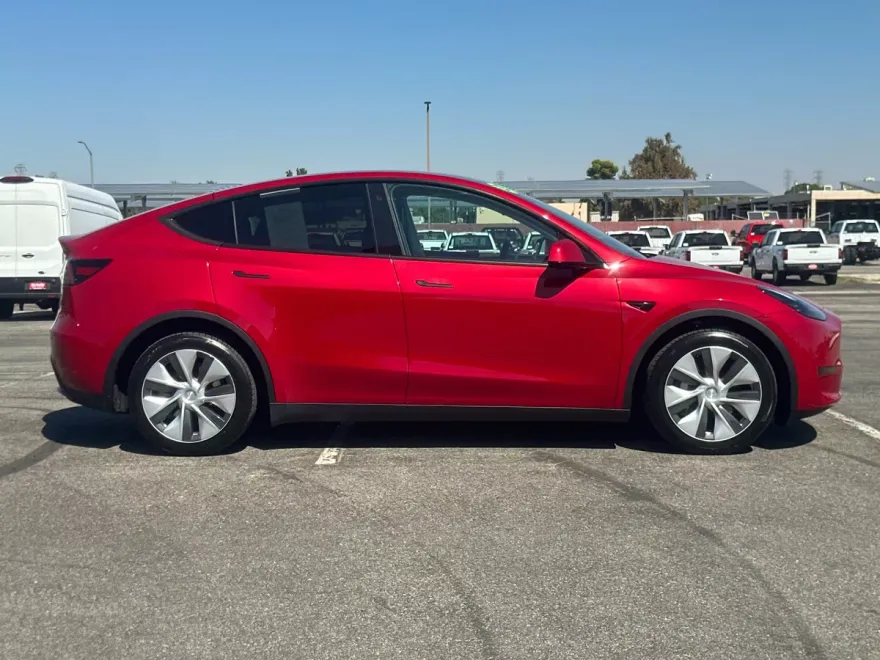 2023 Tesla Model Y Long Range photo 1